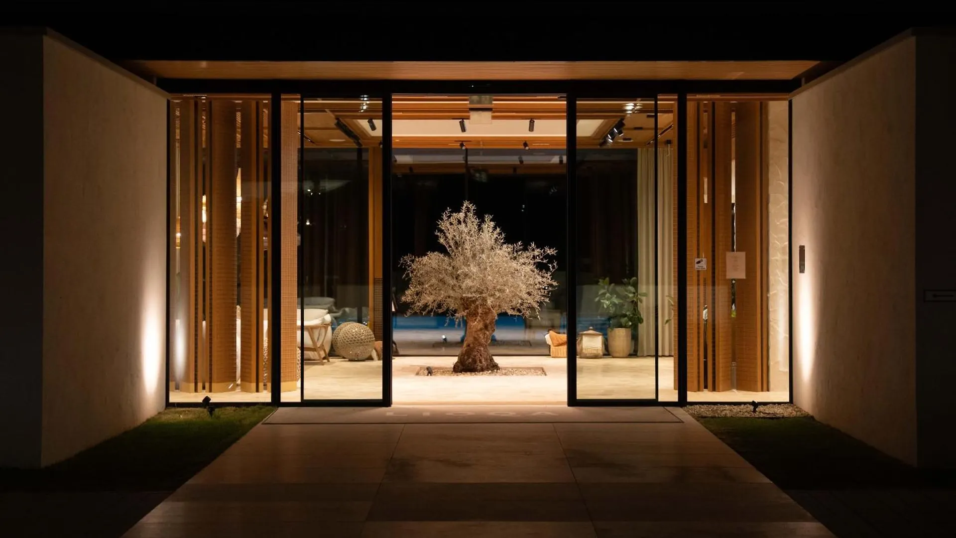 Lioqa Resort ウグリャン